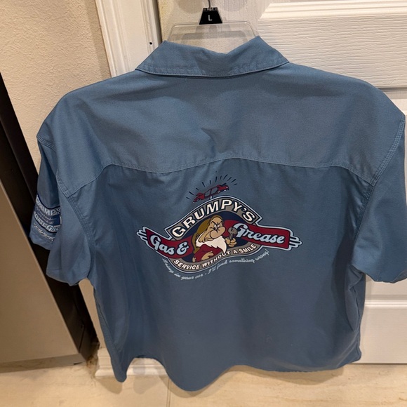 Disney Blue Grumpy's Gas & Grease Men's Shirt vintage size Med - Picture 8 of 8